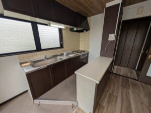 グリーンとブラウンのアースカラーコーディネートルーム